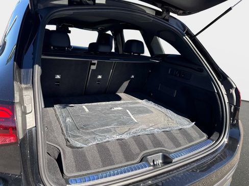 Used 2025 Mercedes-Benz GLC 350e GLC 350e image 12