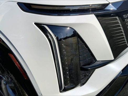 New 2026 Cadillac Vistiq Sport image 14