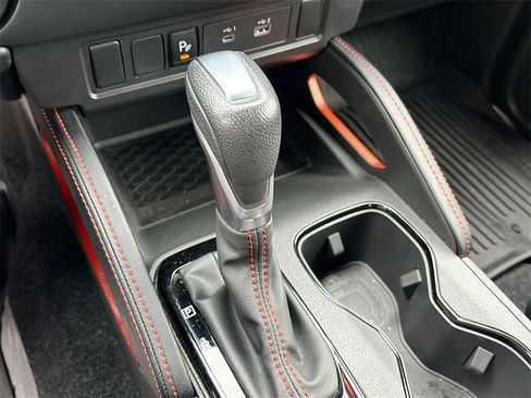 Used 2024 Nissan Frontier PRO-4X w/ Technology Package image 17