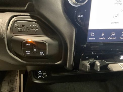 Used 2025 RAM 2500 Big Horn AWD/4WD image 17