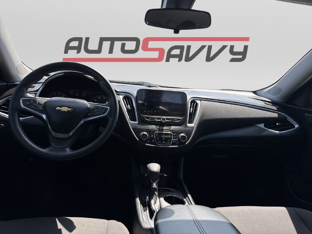 Used 2022 Chevrolet Malibu LT FWD image 17