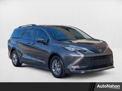 Used 2021 Toyota Sienna XLE