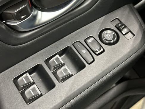 Used 2025 Honda Pilot EX-L image 20