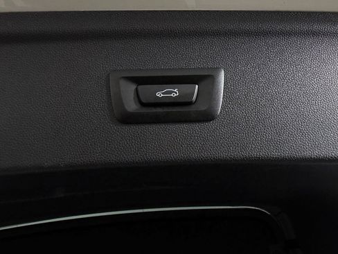 Used 2023 BMW iX xDrive50 w/ Sport Package AWD/4WD image 28