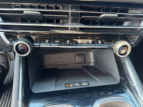 Certified 2026 Chevrolet Traverse Z71 w/ LPO, Floor Liner Package AWD/4WD image 23