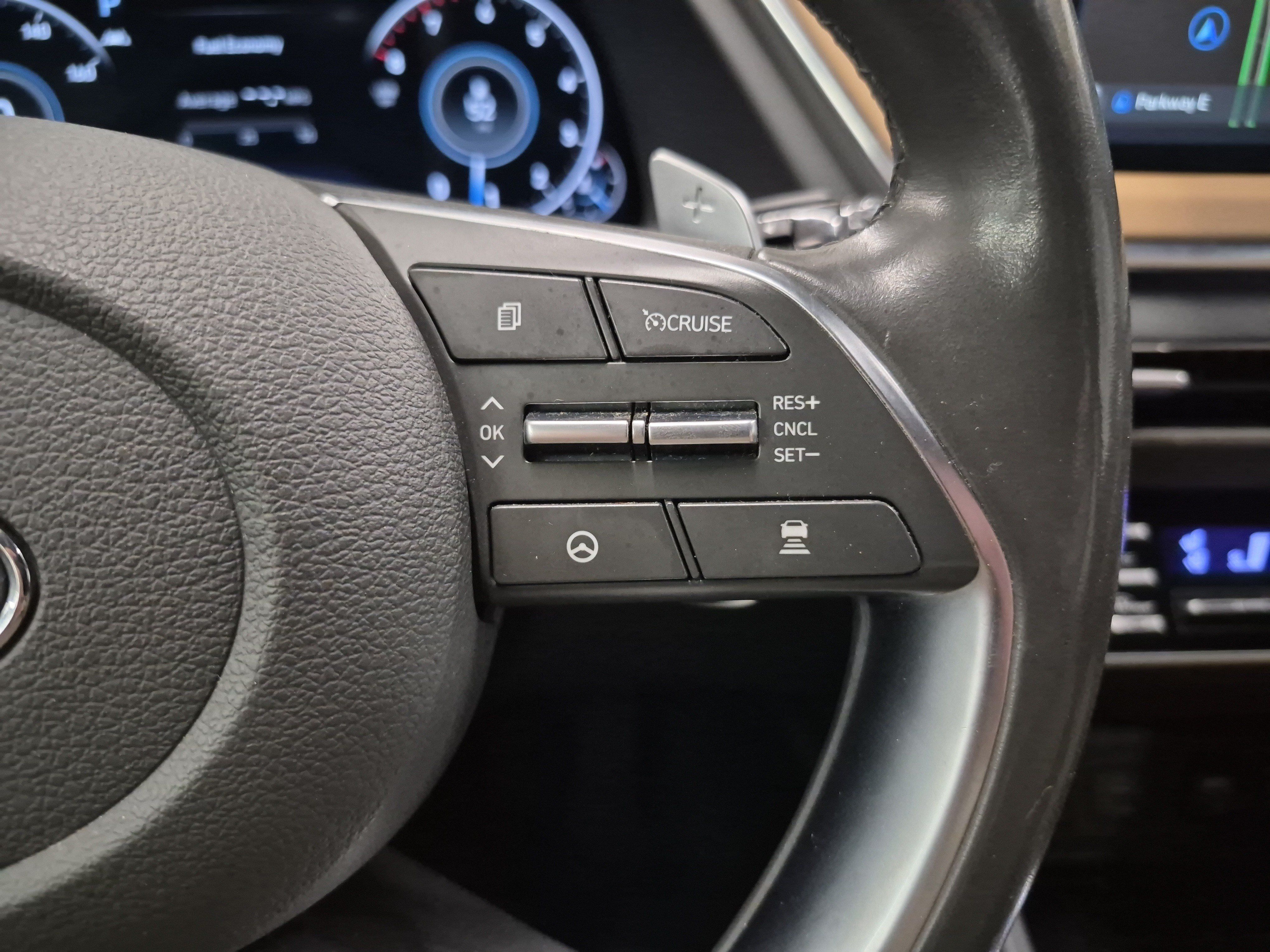 Used 2021 Hyundai Sonata Limited w/ Preferred Accessory Package FWD image 25