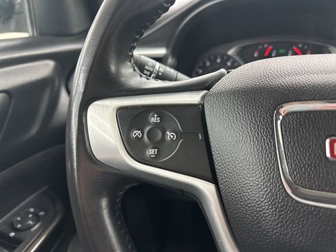 Used 2018 GMC Acadia SLT image 34