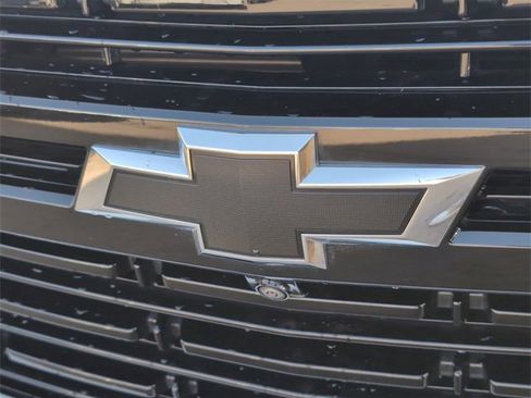 Used 2024 Chevrolet Suburban RST w/ Luxury Package image 30