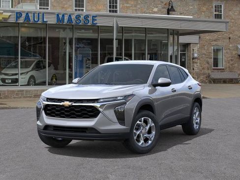 New 2026 Chevrolet Trax LS w/ LS Convenience Package FWD image 30