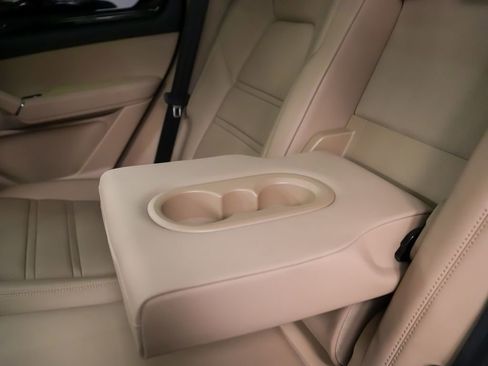 Certified 2021 Porsche Cayenne image 19