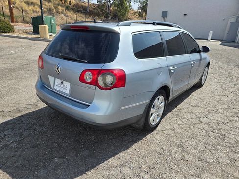 Used 2007 Volkswagen Passat 2.0T FWD image 17