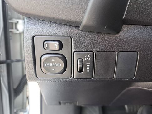 Used 2017 Toyota Corolla SE image 26