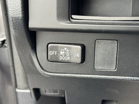 Used 2017 Toyota Tacoma SR5 w/ Tow Package image 25