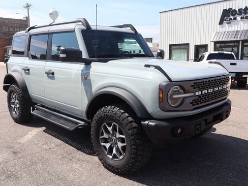 Used 2023 Ford Bronco Badlands AWD/4WD image 2