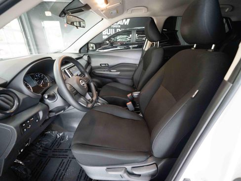 Used 2023 Nissan Kicks S FWD image 9