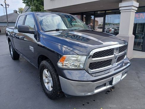 Used 2019 RAM 1500 Classic SLT AWD/4WD image 14