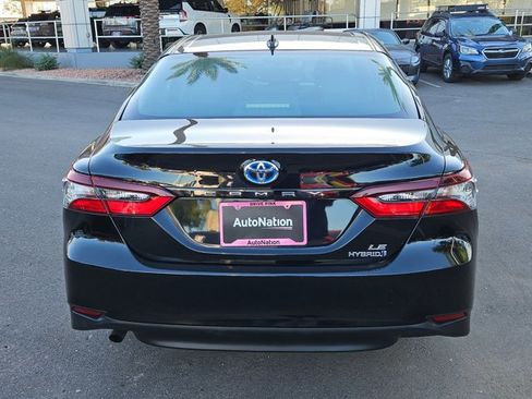 Used 2022 Toyota Camry LE image 5