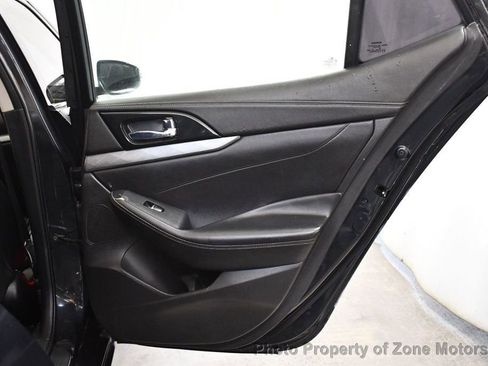 Used 2017 Nissan Maxima 3.5 SV image 17