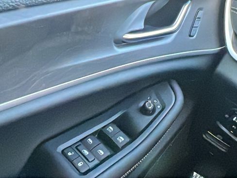 New 2025 Jeep Grand Cherokee Limited w/ Trailer Tow Package image 32