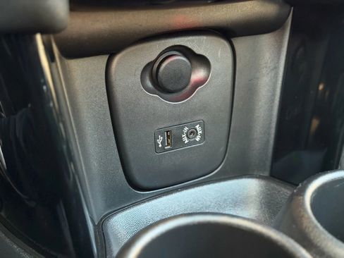 Used 2015 MINI Cooper S image 38