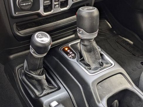 Used 2021 Jeep Wrangler Unlimited Sport AWD/4WD image 27
