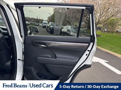 Used 2021 Toyota Highlander Limited image 15