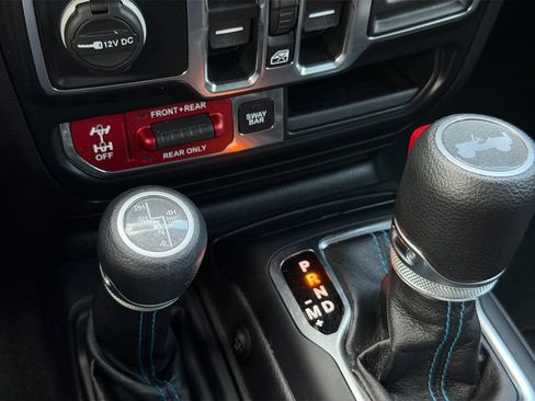 Used 2022 Jeep Wrangler Unlimited Rubicon 4xe AWD/4WD image 17