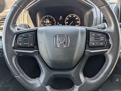 Used 2025 Honda Odyssey Sport-L image 25