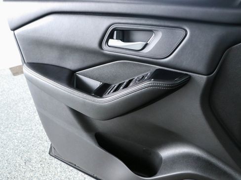 Used 2024 Nissan Rogue SV FWD image 21
