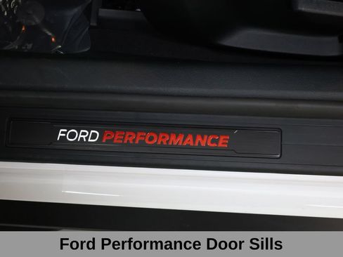 Used 2022 Ford Mustang Shelby GT500 w/ Carbon Fiber Track Pack RWD image 32