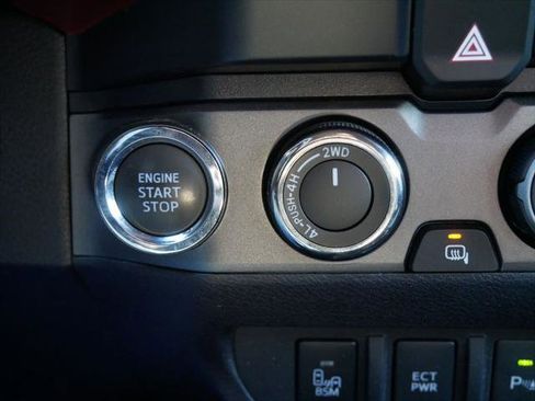 Certified 2022 Toyota Tacoma TRD Sport w/ Technology Package image 17