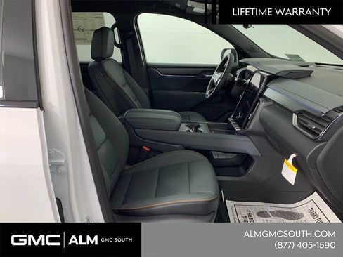 New 2026 GMC Acadia AT4 w/ Luxury Package AWD/4WD image 27