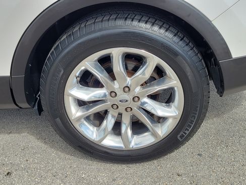 Used 2013 Ford Explorer XLT FWD image 30