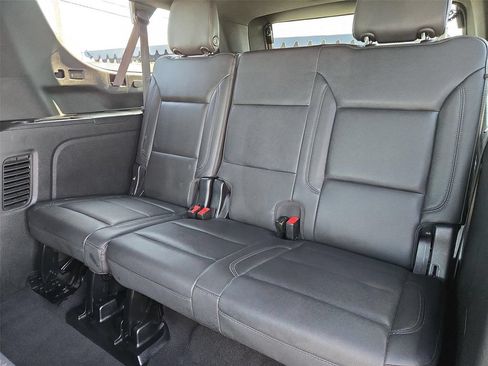 Certified 2022 Chevrolet Suburban Z71 AWD/4WD image 40