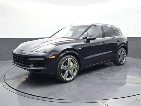 Certified 2023 Porsche Cayenne Turbo S image 1