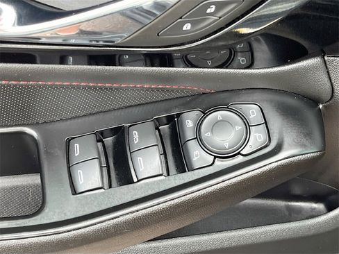 Used 2023 Chevrolet Traverse RS image 18