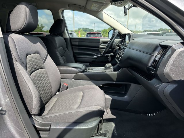Used 2024 Nissan Pathfinder S AWD/4WD image 10