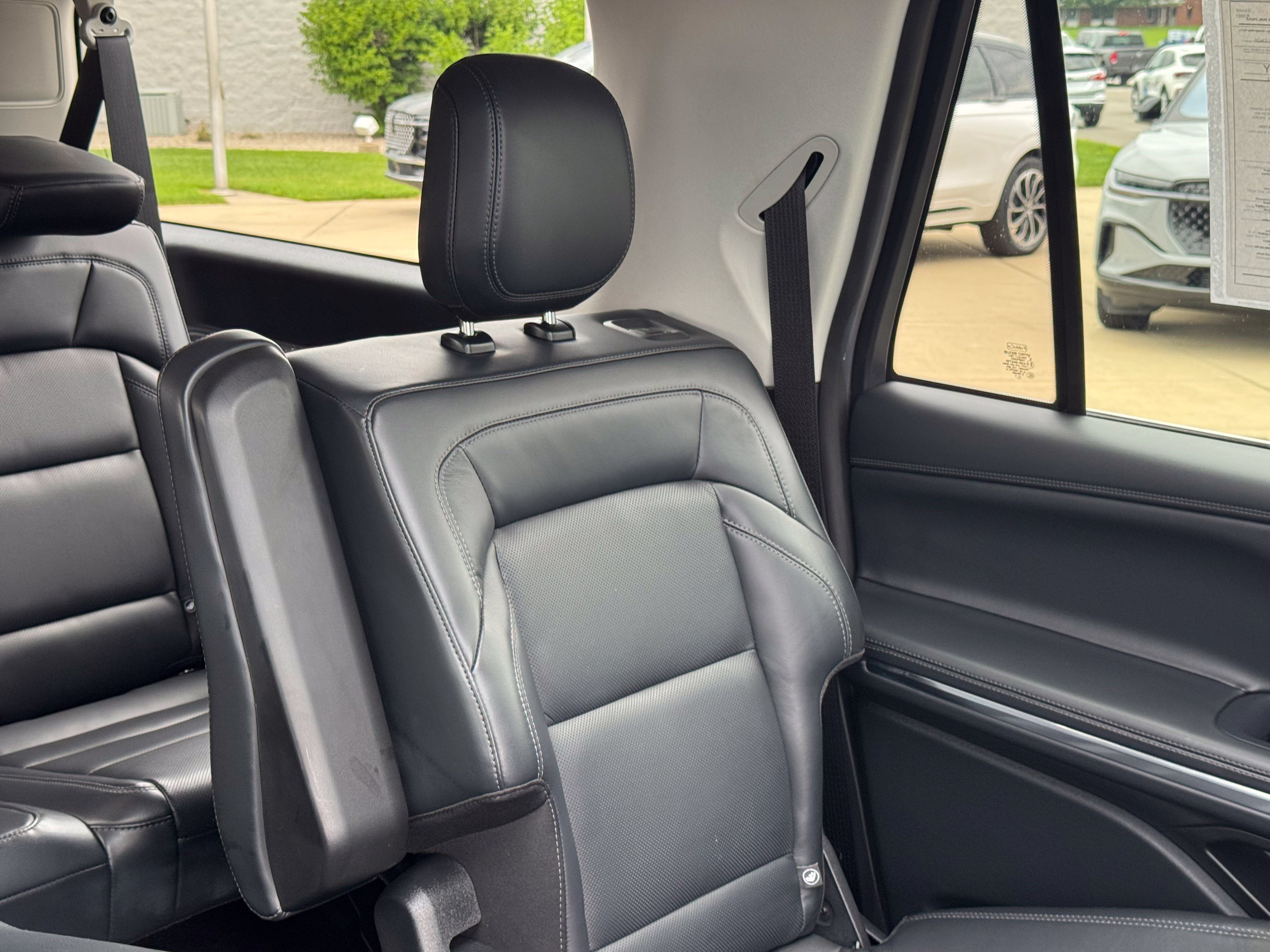 Used 2025 Lincoln Navigator L Reserve AWD/4WD image 17