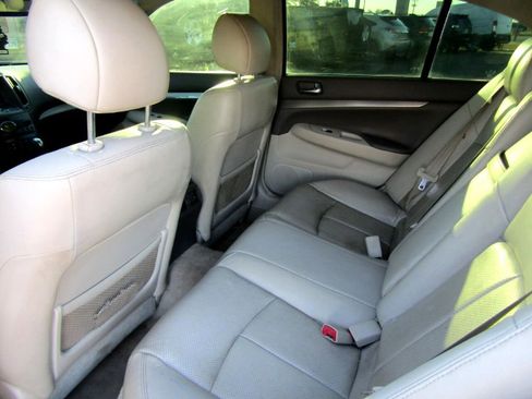 Used 2010 INFINITI G37 Journey w/ Premium Pkg image 19