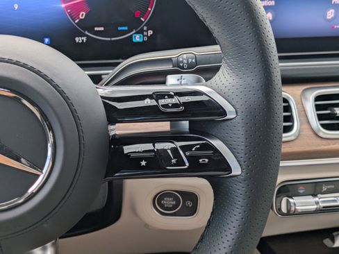 New 2026 Mercedes-Benz GLS 580 4MATIC image 21