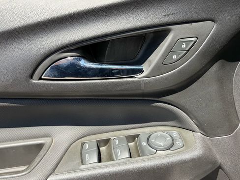 Used 2024 Chevrolet Equinox RS FWD image 9
