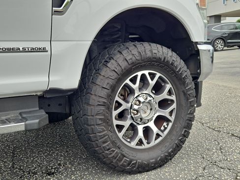 Certified 2022 Ford F350 Lariat w/ Lariat Value Package AWD/4WD image 12