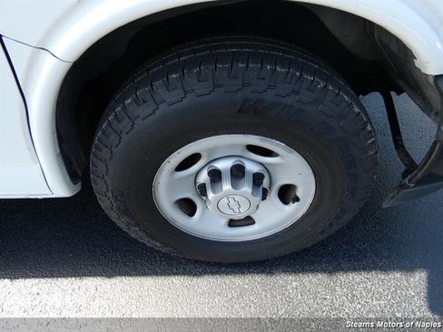 Used 2017 Chevrolet Express 3500 image 34