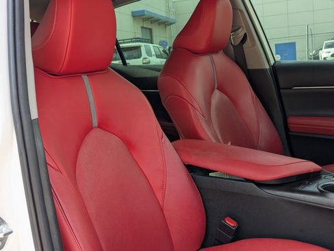 Used 2022 Toyota Camry XSE image 30