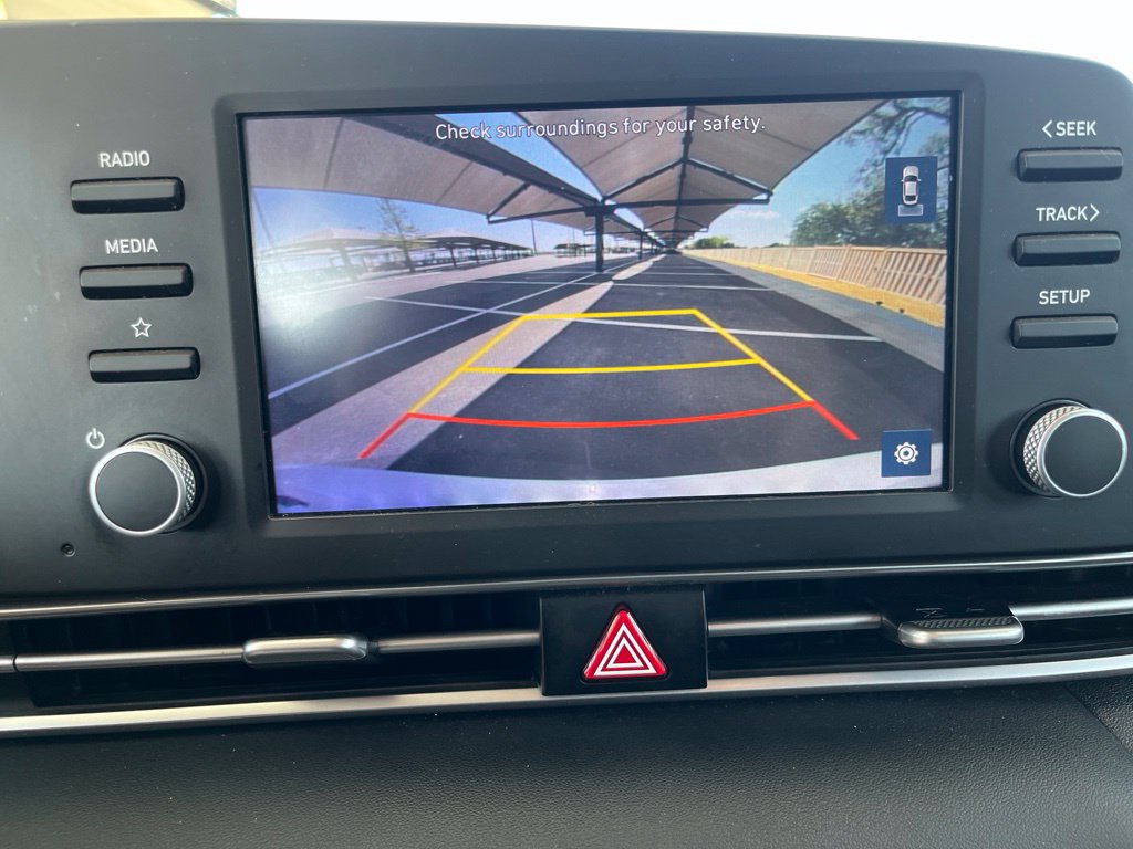 Used 2023 Hyundai Elantra SE FWD image 19