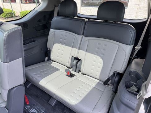 Used 2024 Kia EV9 Wind AWD/4WD image 33