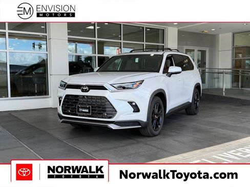 New 2026 Toyota Grand Highlander AWD Hybrid image 1