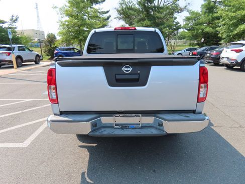 Used 2015 Nissan Frontier SV AWD/4WD image 6