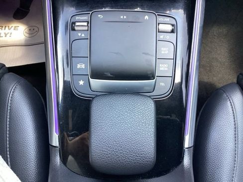 Used 2021 Mercedes-Benz GLB 250 4MATIC image 27