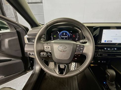 Used 2026 Toyota Camry SE FWD image 12